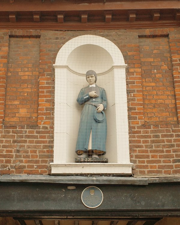 Statue of Bluecoat Boy